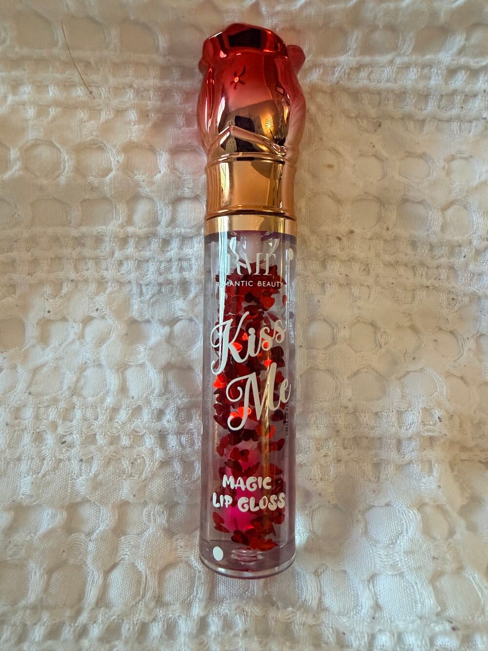 Romantic Beauty Kiss Me Magic Lip Gloss Red Hearts Rose Cap Makeup Cosmetic